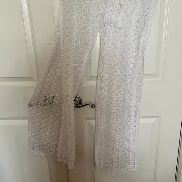 NWT White lace beach cover up pants with side slits size M Never worn - Picture 4 of 4